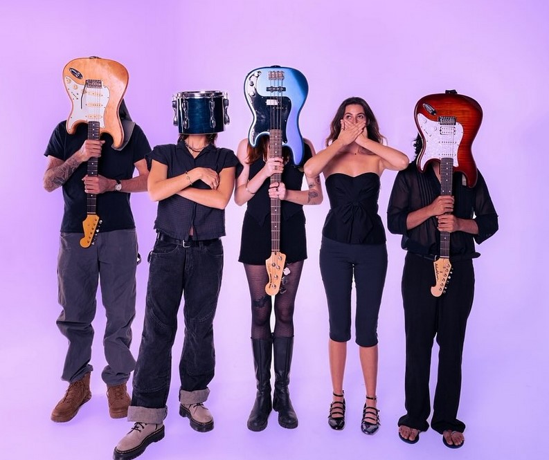 Hourglass with Zeitgeist, Whimzee, Floodhead